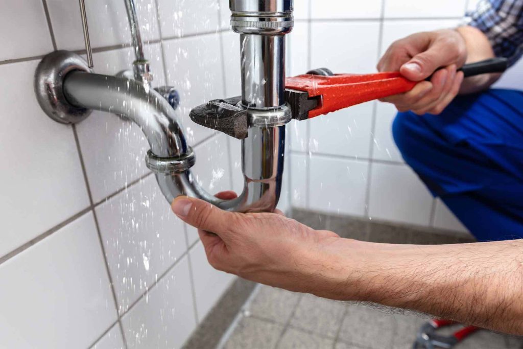 How to find the right plumber – The best tips on hiring a professional plumber